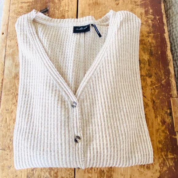 UO Out From Under Jojo Thermal Button-Front Top - Picture 4 of 15